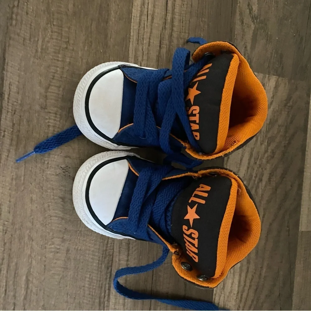 Converse all star kids sneakers shoes size 4